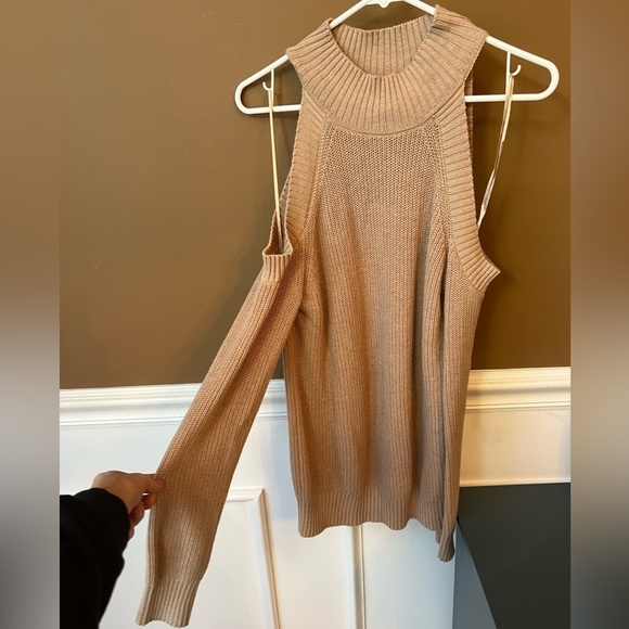 INC International Concepts Cold Shoulder Knit Turtleneck Sweater Size Large - Picture 1 of 3